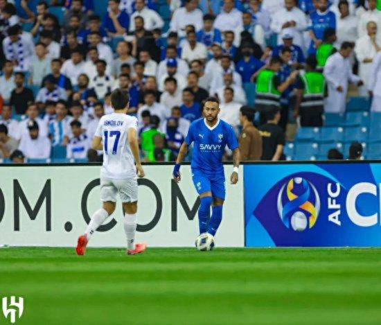 粉丝香港偶遇戳爷 与本尊搞怪卖萌合影 2019-05-06 近日，澳大利亚歌手、演员“戳爷”特洛耶·希文将在香港举行演唱会，有不少粉丝都幸运地在香港偶遇到他，网上还曝出不少粉丝与戳爷的合照，令人羡慕。