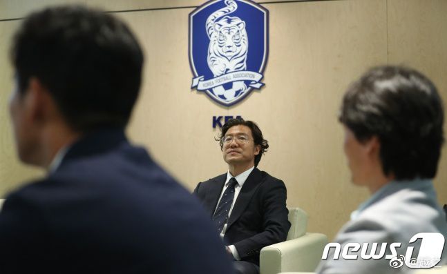 练洒脱。