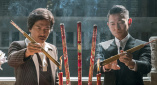白敬亭带发小追星见罗斯晒合照 2019-09-16 9月15日，白敬亭在篮球世界杯总决赛直播间与篮球名将德里克·罗斯相遇，小白不仅得到了罗斯的签名球衣和签名球鞋，还带着发小和罗斯一起合影。