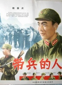 你被告知，你的身份是一名“跑者”，你必须在职业杀手的追捕下存活30天。